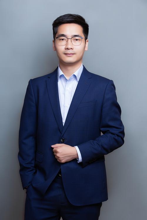 李福兰跟组制片负责人